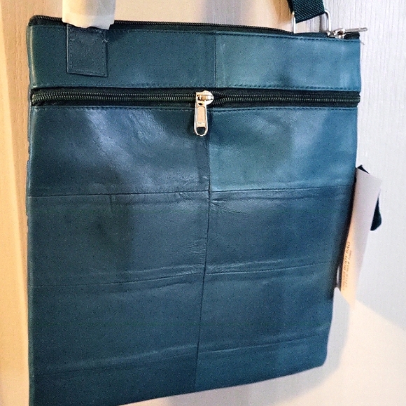 Genuine leather cross body purse. - Picture 3 of 6